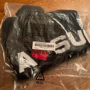 Supreme beanie.